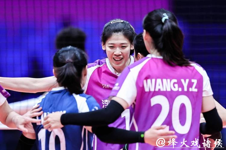 天津女排外援爆发!3-0零封福建女排新星,2胜1负暂列积分榜第3 天津女排外援爆发!3-0零封福建女排新星,2胜1负暂列积分榜第3