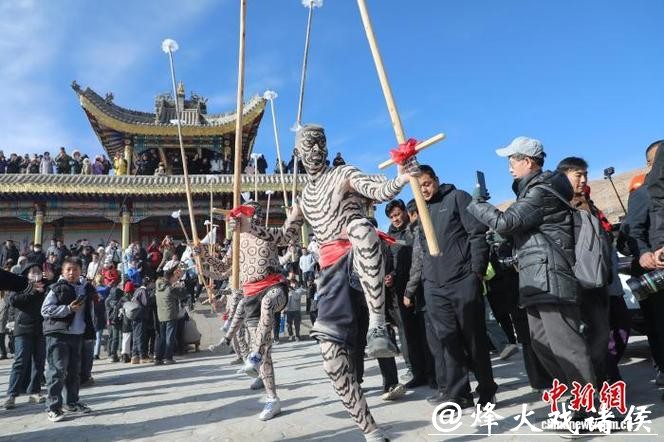 青海古村“於菟”跃古堡 祈福新年平安 青海古村“於菟”跃古堡 祈福新年平安