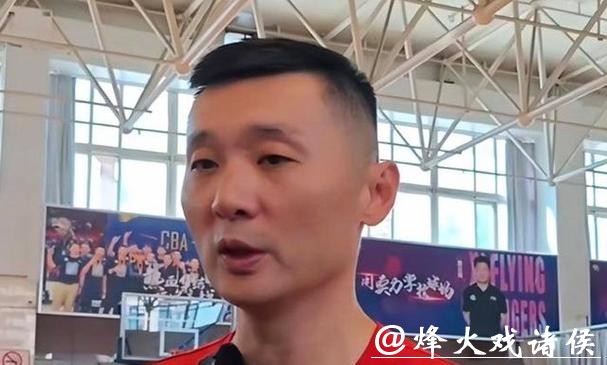 刘炜球员时期远超刘维伟但执教却被碾压,青岛97比79战新疆打出实力差距,究竟差距源于球员定位、执教经验还是性格差异 刘炜球员时期远超刘维伟但执教却被碾压,青岛97比79战新疆打出实力差距,究竟差距源于球员定位、执教经验还是性格差异
